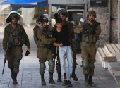 بالأسماء - الاحتلال يعتقل 10 مواطنين من الضفة