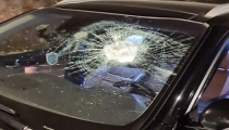 مستعمرون يحطمون مركبتين بين اللبن الشرقية وسلفيت