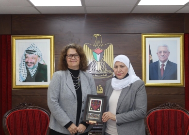 حمد تبحث مع ممثلة كندا آليات التعاون في قضايا النوع الاجتماعي