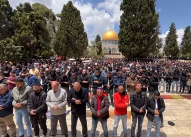 خمسون ألفًا يؤمون الأقصى في جمعة "يوم عرفة"