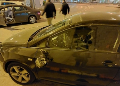 مستوطنون يعتدون على مركبات المواطنين قرب الشيخ جراح