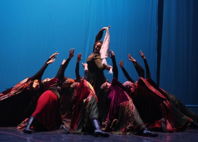 فرقة الفنون الشعبية تحيي رابع أيام مهرجان فلسطين الدولي للرقص والموسيقى