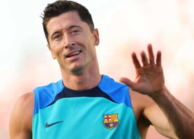 برشلونة يعلن رسميا ضم ليفاندوفسكي لمدة أربعة أعوام مقابل 50 مليون يورو