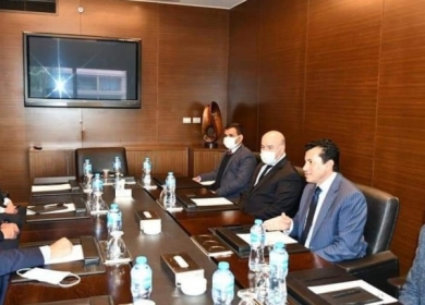 الرجوب ووزير الشباب والرياضة المصري يبحثان سبل تعزيز التعاون