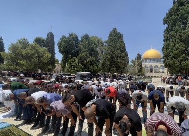 55 ألفا يؤدون صلاة الجمعة في المسجد الأقصى