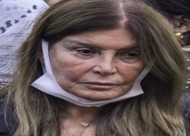 كيف علقت ميرفت أمين على صورتها في عزاء علي عبد الخالق؟