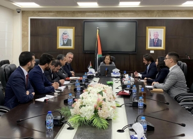 الكيلة تبحث تعزيز التعاون مع "بيكا" والوكالة التشيلية للتعاون والبنك الإسلامي للتنمية