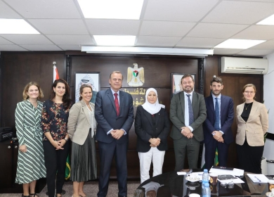 حمد تبحث مع عدد من قناصل الدول الأوروبية أوضاع المرأة الفلسطينية