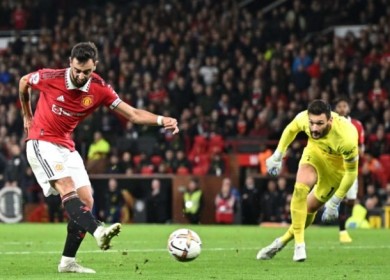 مانشستر يونايتد يحقق فوزا مهما على توتنهام بالدوري الإنكليزي