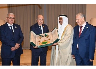 البرلمان العربي يمنح الرئيس الجزائري وسام القائد