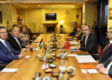 العسيلي يبحث في تركيا تسهيل دخول المنتجات الفلسطينية