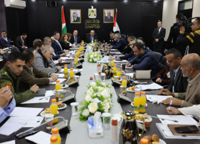 وزير الداخلية يترأس اجتماع المجلس الأعلى للدفاع المدني
