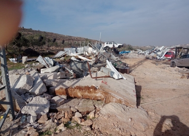 الاحتلال يهدم بركسا وأسوارا في بلدة الجيب شمال غرب القدس