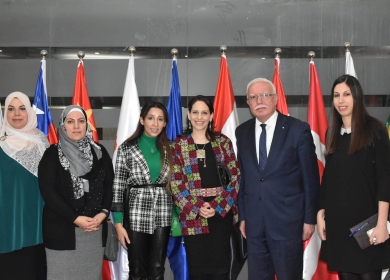 المالكي يطلع وفدا كنديا على آخر التطورات الفلسطينية