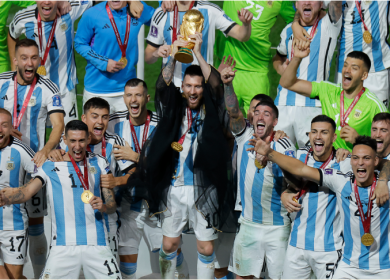 منتحب الأرجنتين يكسر الهيمنة الأوربية ويتوج بكأس العالم في مباراة ماراثونية
