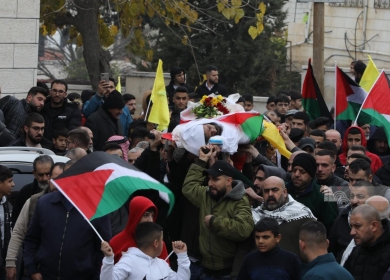 تشييع جثمان الشهيد محمد عمرو في بلدة حلحول بمحافظة الخليل