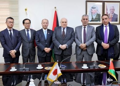 بشارة يوقع اتفاقية مع الحكومة اليابانية لدعم برنامج التطوير الاقتصادي والاجتماعي