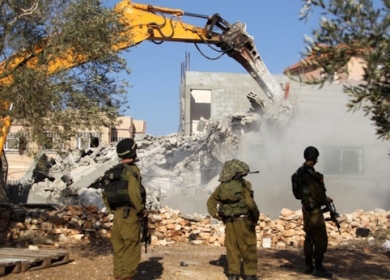 الاحتلال يهدم منزلين في صور باهر جنوب القدس
