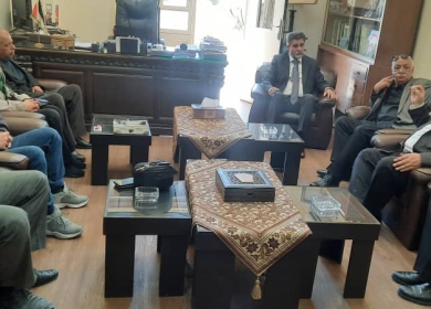 السفير عبد الهادي يستقبل أعضاء من لجنة مبادرة أيد بأيد لتشجيع عودة الأهالي إلى مخيم اليرموك