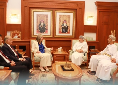 معايعة تبحث مع وزير السياحة العماني تعزيز التعاون