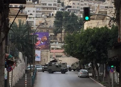 الاحتلال يصيب طفلا بالرصاص عقب اقتحام البلدة القديمة في نابلس