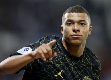 باريس سان جيرمان على أعتاب التتويج بالدوري الفرنسي بفضل ثنائية مبابي