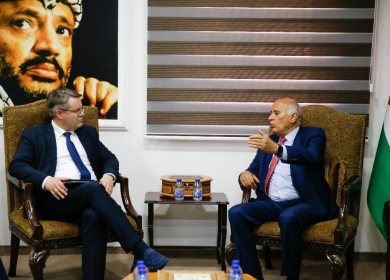 الرجوب يطلع وزير الدولة الألماني على آخر المستجدات السياسية