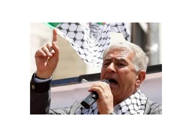 خلال اتصال هاتفي : عباس زكي يشيد بالدور الذي يقوم به منسق كوشان بلدي وفريقه في تبني قضايا اللاجئين 