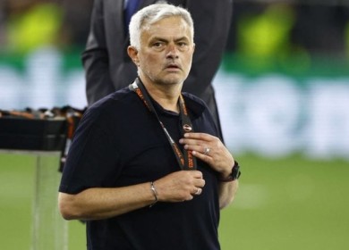 مورينيو يعلق على خسارة روما في نهائي الدوري الأوروبي