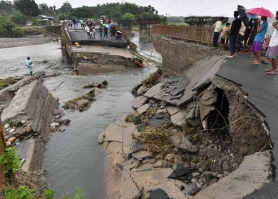مصرع 19 شخصا على الأقل في فيضانات وانزلاقات تربة في جنوب آسيا