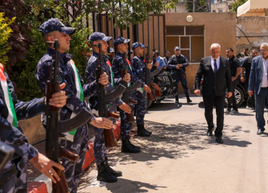 وزير الداخلية يؤكد عدم التهاون في تطبيق القانون والنظام