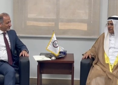 السفير العكلوك يطلع رئيس البرلمان العربي على آخر التطورات السياسية بفلسطين