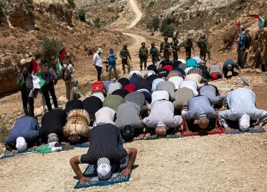 إصابة الوزير مؤيد شعبان إثر اعتداء الاحتلال عليه في ديراستيا غرب سلفيت