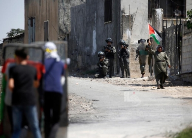 الاحتلال يواصل انتهاكاته: إصابات واعتقالات واقتحام "الأقصى"