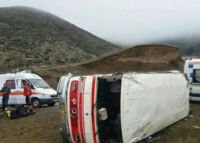 مصرع 10 أشخاص في حادث حافلة تقل متسلقي جبال في إيران