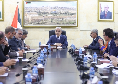 اشتية يدعو الدول الأعضاء في برلمان البحر المتوسط للاعتراف بدولة فلسطين