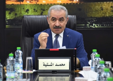 بتوجيهات من الرئيس: اشتية يوعز بإرسال فريق من الدفاع المدني ووزارة الصحة إلى ليبيا