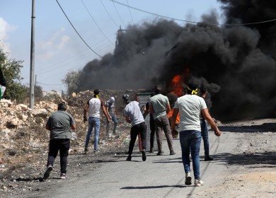 انتهاكات الاحتلال: شهيد وإصابات واعتقالات وإغلاق للضفة ومعابر غزة