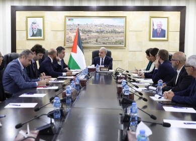 اشتية يطالب البرلمان الأوروبي بدعوة إسرائيل لوقف عدوانها على شعبنا