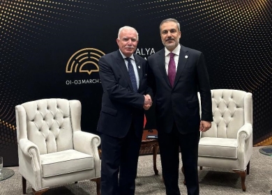 المالكي يلتقي نظيره التركي على هامش أعمال منتدى أنطاليا الدبلوماسي