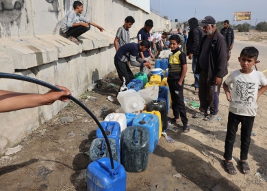 "آكشن إيد": نقص المياه الصالحة للشرب في غزة تسبب بانتشار الأمراض