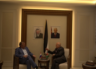 وزير الاقتصاد والسفير الهولندي يبحثان الوضع الاقتصادي في فلسطين