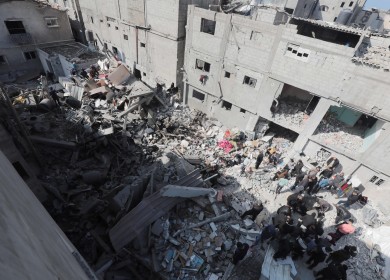 14 شهيدا في قصف للاحتلال على مخيم النصيرات وسط قطاع غزة