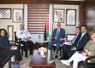وزير الزراعة يبحث مع سفير جنوب إفريقيا تعزيز العلاقات الثنائية