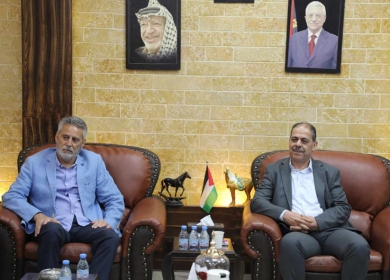 طقاطقة يطلع منسق الأمم المتحدة على أوضاع محافظة طولكرم وانتهاكات الاحتلال فيها
