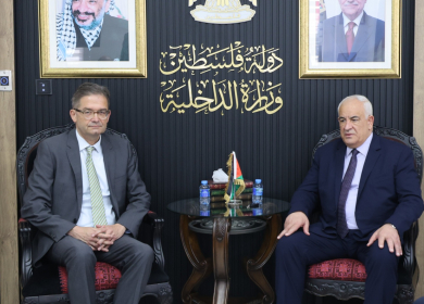 وزير الداخلية يبحث مع ممثل ألمانيا تعزيز التعاون