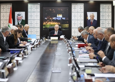 مجلس الوزراء يحذر من الكارثة الوبائية في غزة ويبحث جهود وزارة الصحة بهذا الخصوص