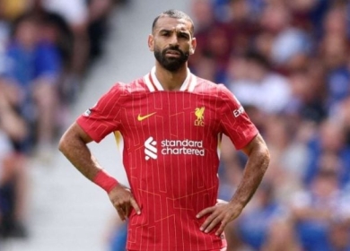 محمد صلاح يغادر القاهرة بطائرة خاصة إلى لندن