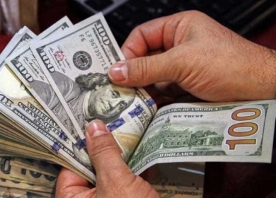 تراجع الدولار بعد خفض سعر الفائدة الأمريكية نصف نقطة مئوية