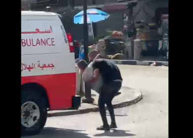 إصابة شاب برصاص الاحتلال في مخيم الفوار جنوب الخليل